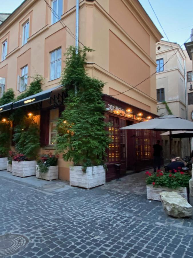 В Центрі Біля Ратуші Вулиця Площа Ринок 11 Lemberg Exterior foto