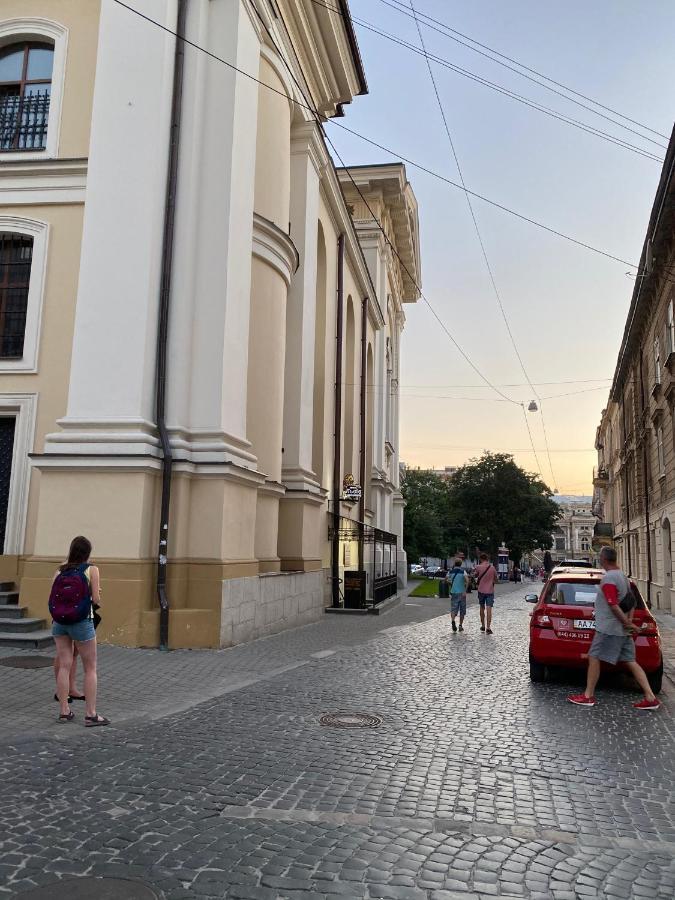 В Центрі Біля Ратуші Вулиця Площа Ринок 11 Lemberg Exterior foto