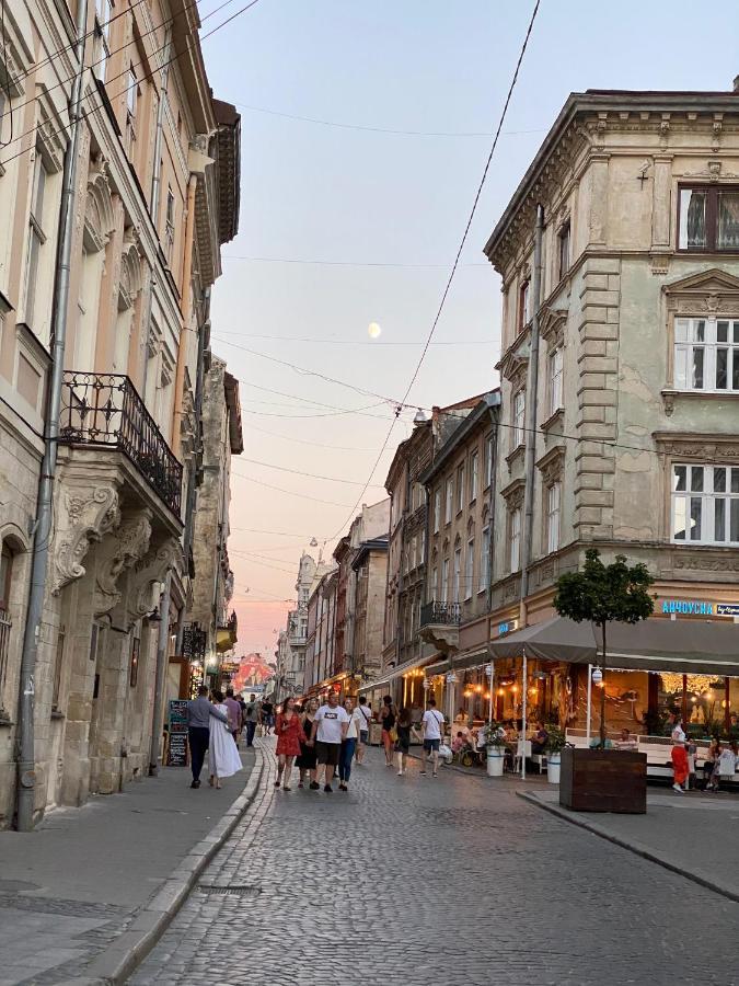 В Центрі Біля Ратуші Вулиця Площа Ринок 11 Lemberg Exterior foto